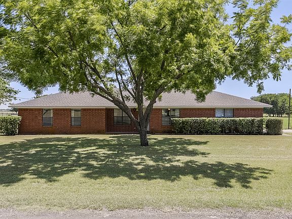 2nd image of 301 Vinyard Dr