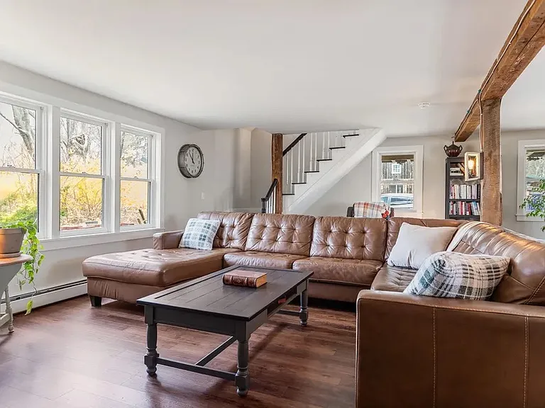 33 Exeter Rd — Photo 17