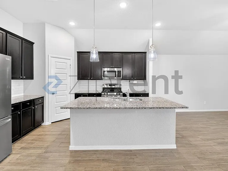 2608 Rambling Rd — Photo 5