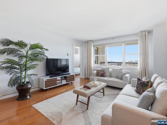3rd image of 6600 Blvd E APT 19H