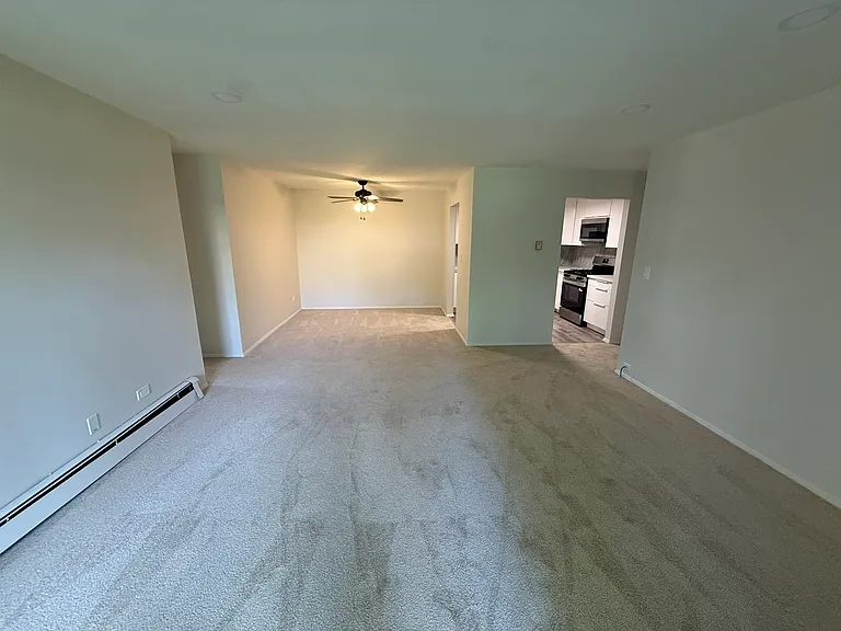9S220 Lake Dr #16A-102 — Photo 7