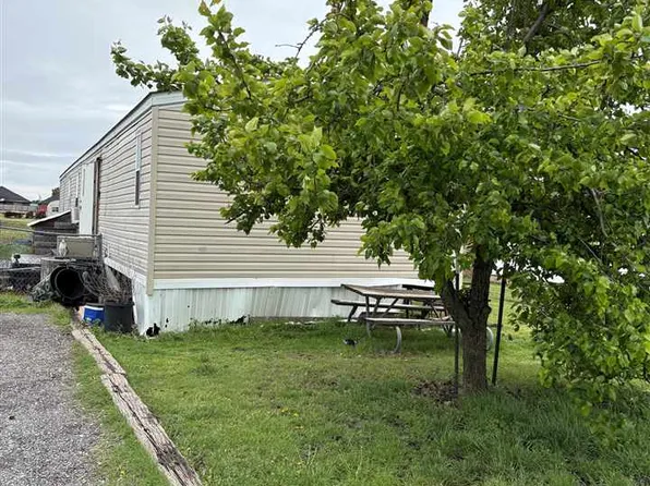 204 5th St, Elgin, OK 73538