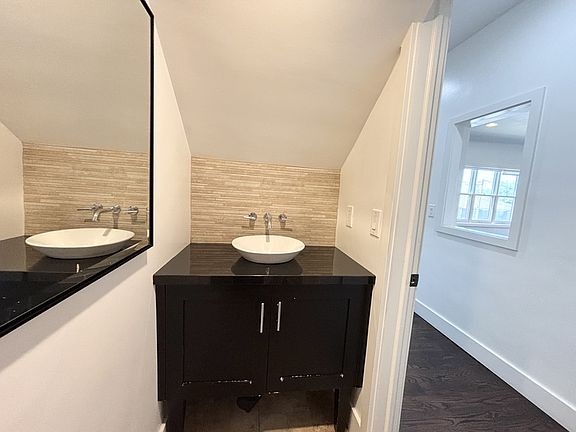 5th image of 77 E Hillside Ave #1