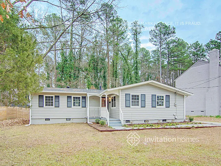 1100 Chatham Ln — Photo 2