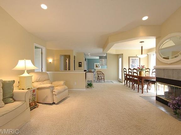 3rd image of 7739 Greenbrier Dr NE