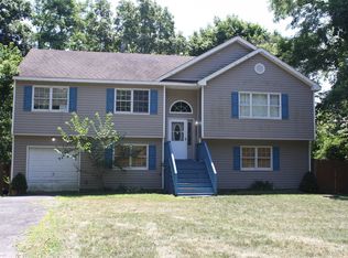 132 Dogwood Rd, Mastic Beach, NY 11951