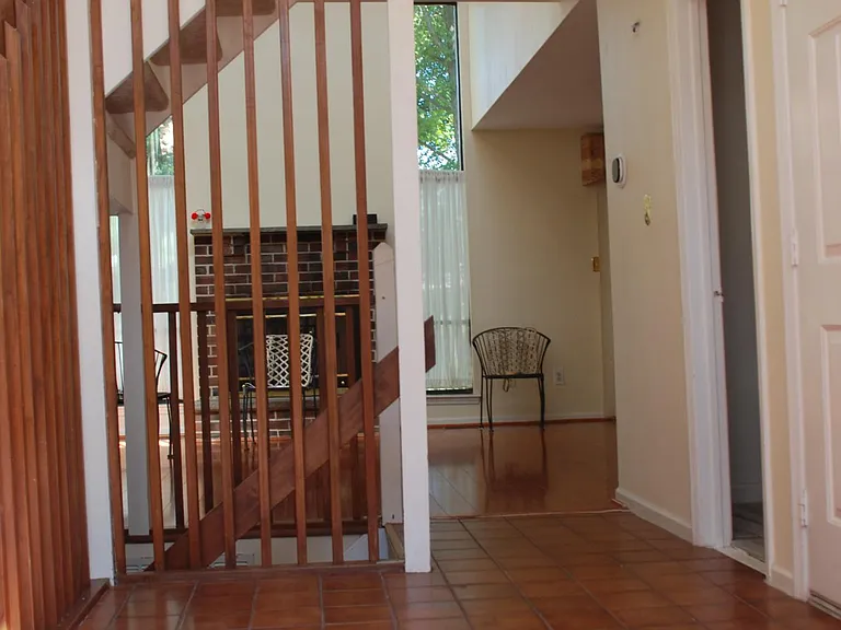 28 Knox Ct — Photo 2