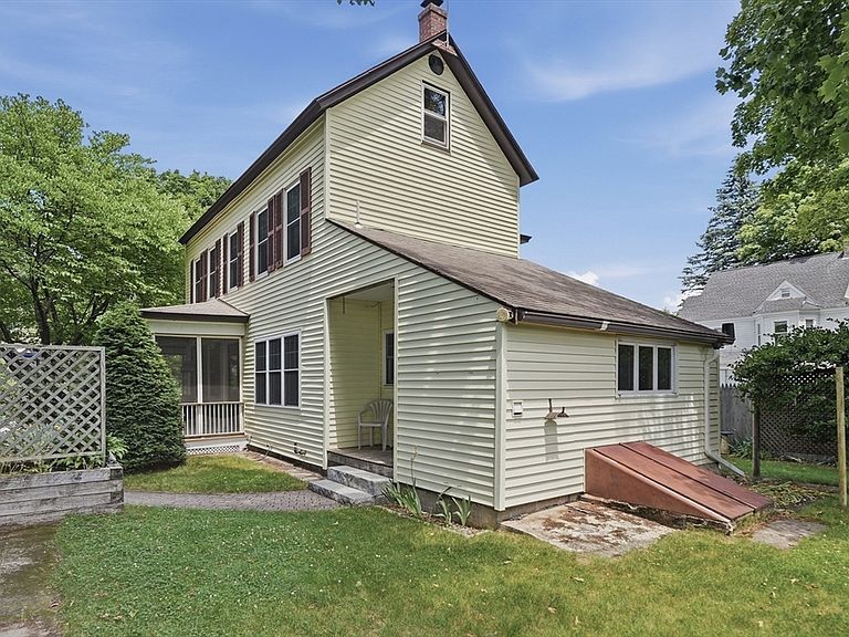 Listing photo 5