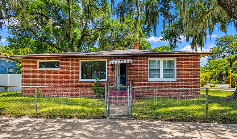 4305 Springfield Blvd — Photo 1