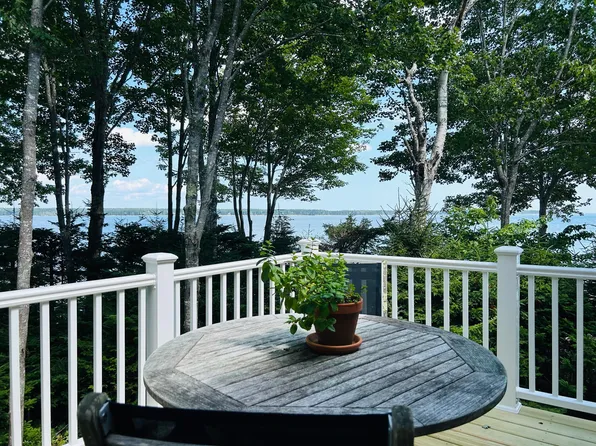 301 Paul Bunyan Road, Gouldsboro, ME 04624