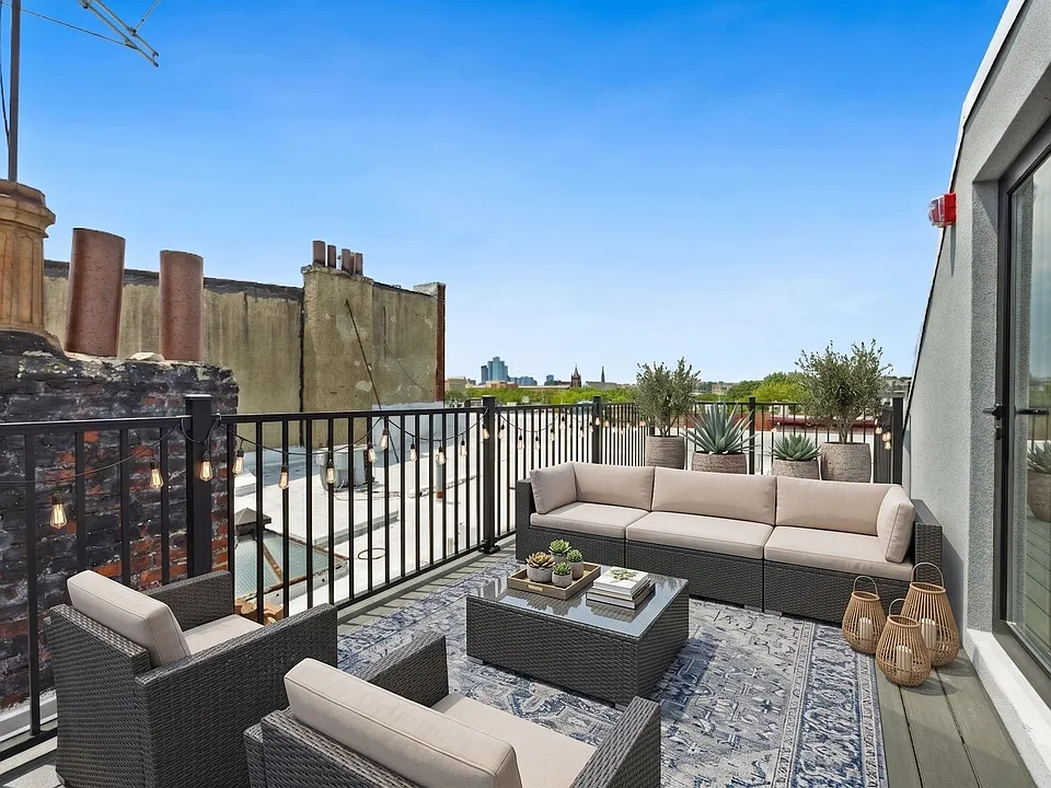 525 Washington St #2