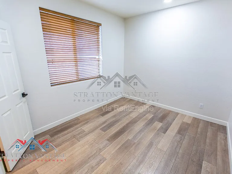 14616 W Windward Ave — Photo 35