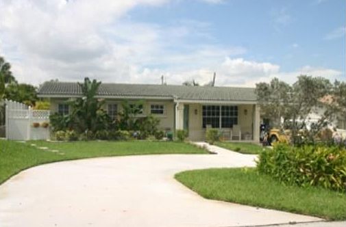 Just repainted with large driveway