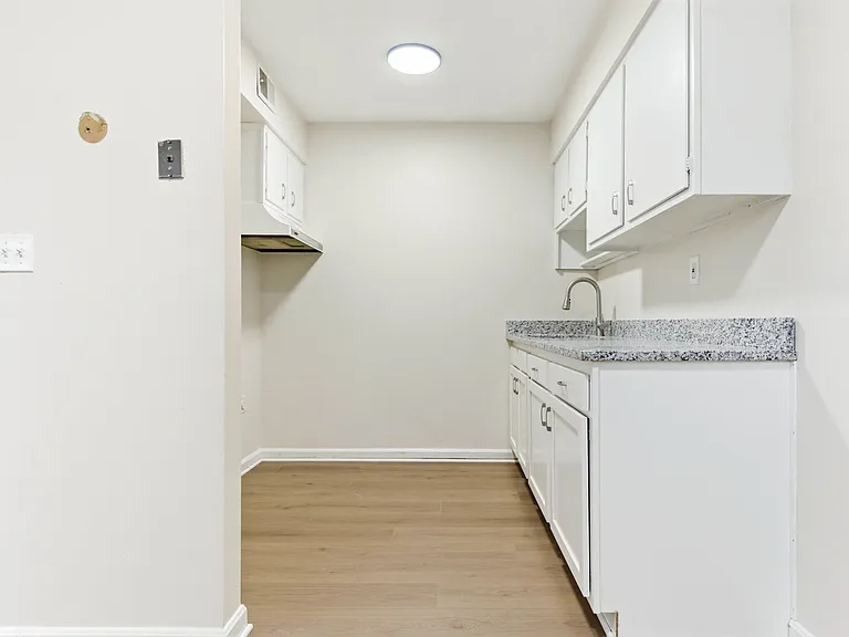4636 Stonestreet Ave #3 — Photo 13