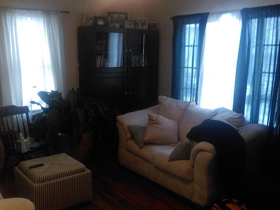 2nd image of 547 Elizabeth St APT 3