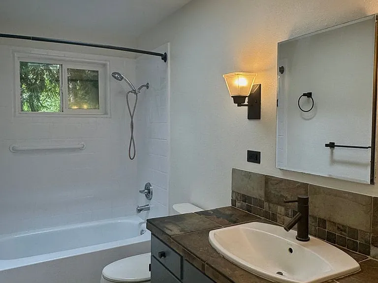 10699 NE Byron Dr — Photo 9