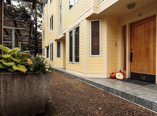 42 Regent St, Cambridge, MA 02140