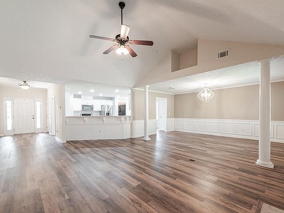 3rd image of 960 Wickham Dr