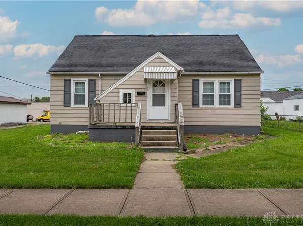 42 E Walnut St, Farmersville, OH 45325