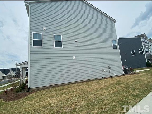 3rd image of 6000 Giddings St