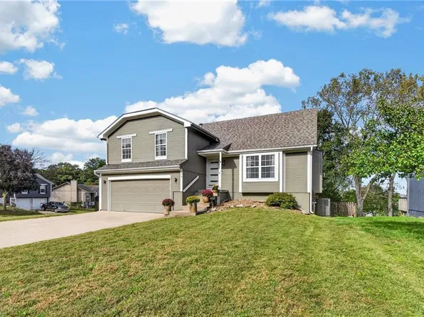 309 Shenandoah Dr, Raymore, MO 64083