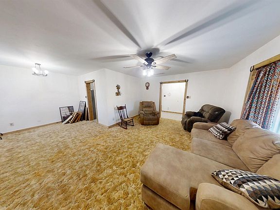 4th image of 1021 Sunset Dr