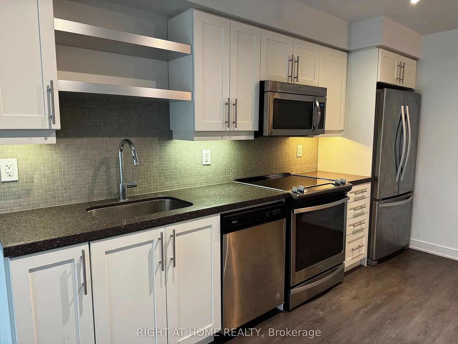 2 bed, $2,750 — Photo 1