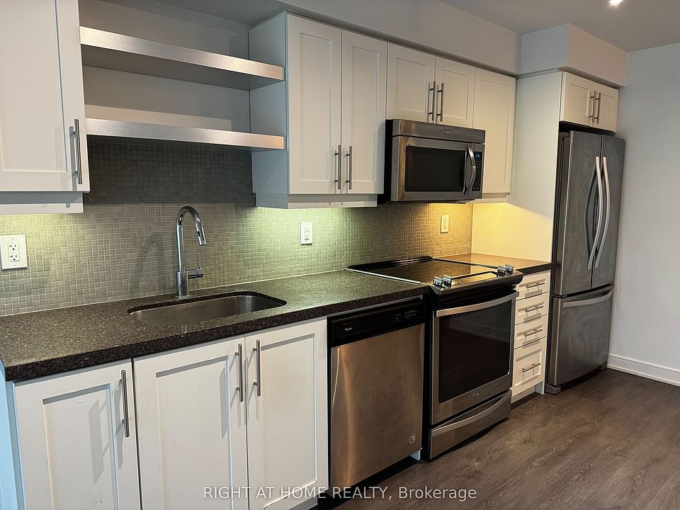 1st image of 525 Adelaide St W #723