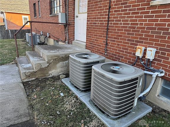 5th image of 201 Northwood Ave