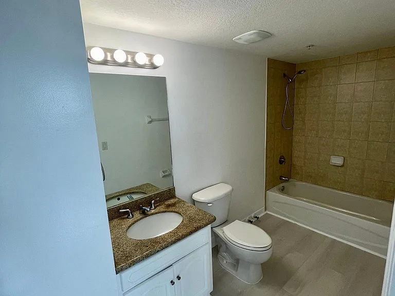 4242 NW 2nd St #915 — Photo 19
