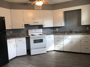 903 Heefner St, Hiawatha, IA 52233