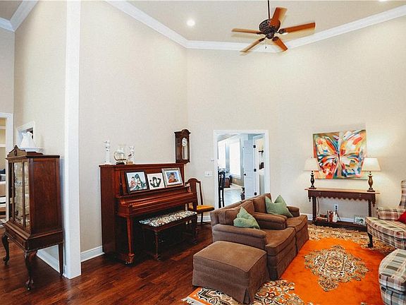 5th image of 1562 E Brighton Pl