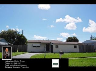 9398 Applecrest Dr, Palm Beach Gardens, FL 33410