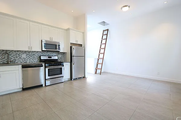 Rented by Empyreal Realty, Inc. | media 3