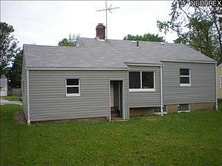 4th image of 620 Oak St