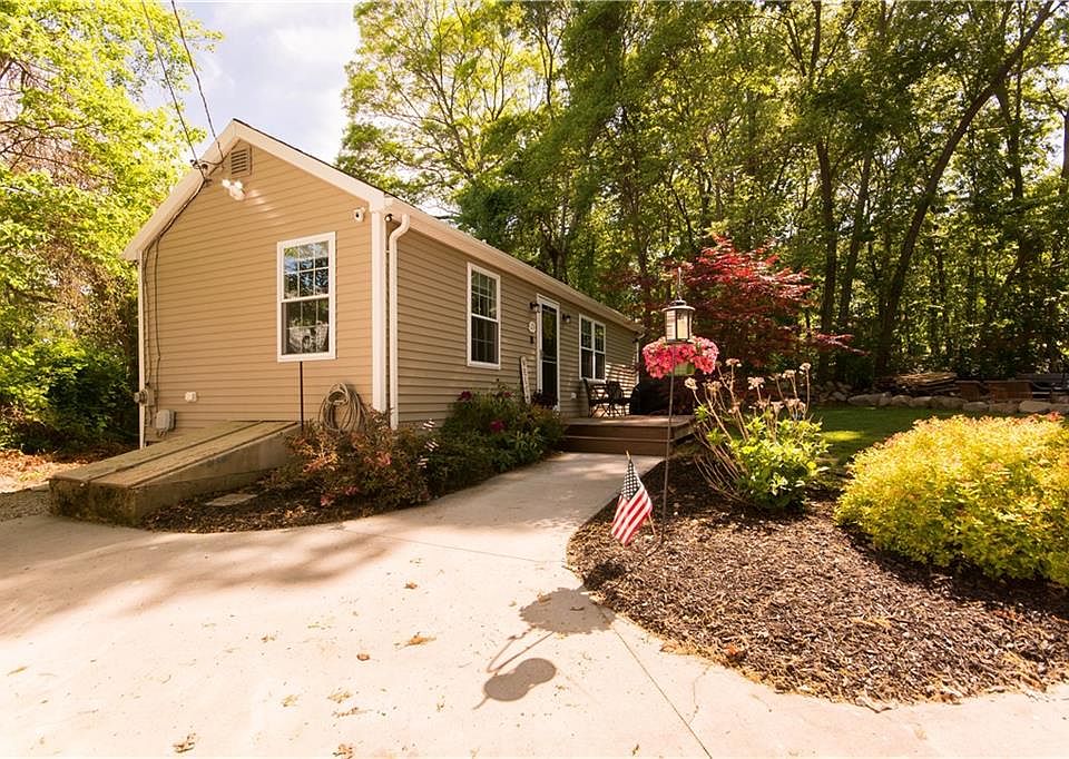 23 Willow St, Tiverton, RI 02878 Zillow