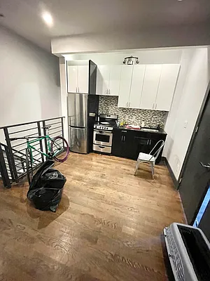 Rented by Delmark Realty LLC | media 51