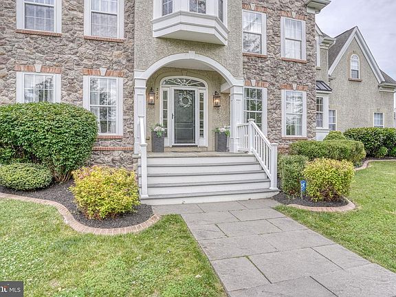 2nd image of 229 Wickerberry Dr