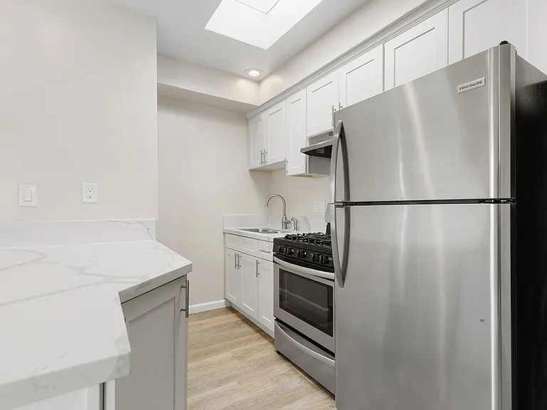 715 Cohasset — Photo 24