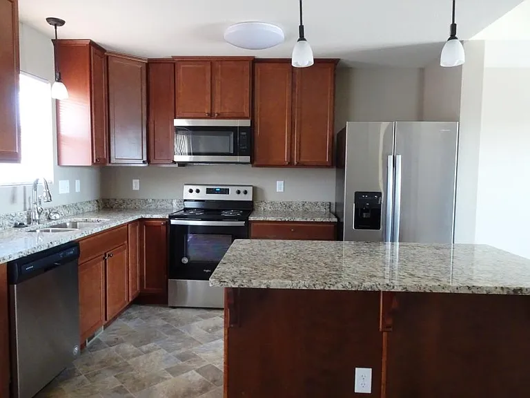 4311 SE Oakleaf Dr — Photo 3