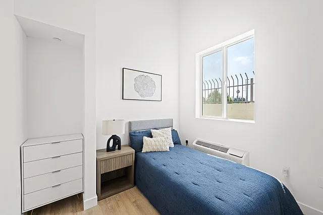 4347 Woodlawn Ave #507 — Photo 6
