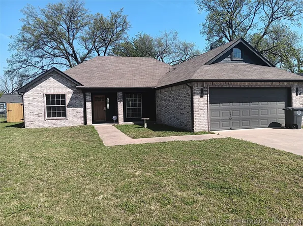 225 E Seminole Pl, Tulsa, OK 74106