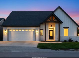 441 Riverview Ridge Pl, Combined Locks, WI 54113
