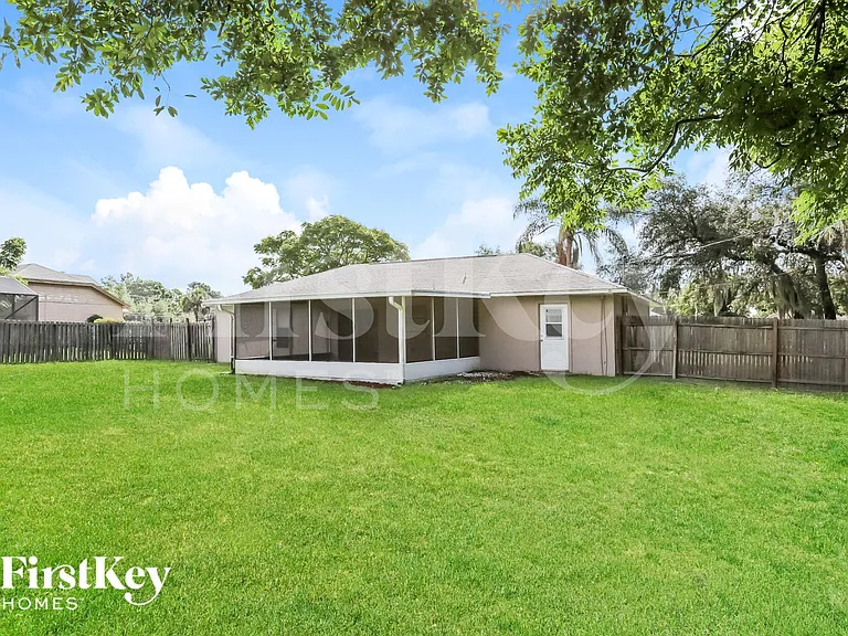 1689 Cedro Ave — Photo 15