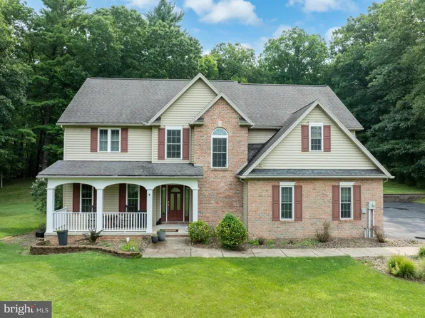 279 Montauk Cir, Port Matilda, PA 16870