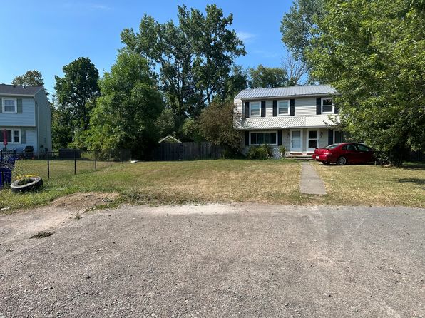 34-36 Rose Cir