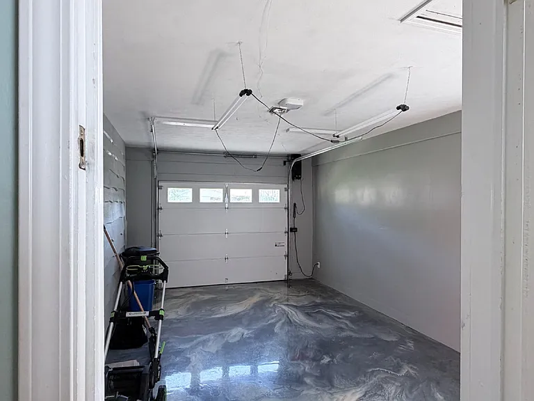 18 Carjen Ave — Photo 42