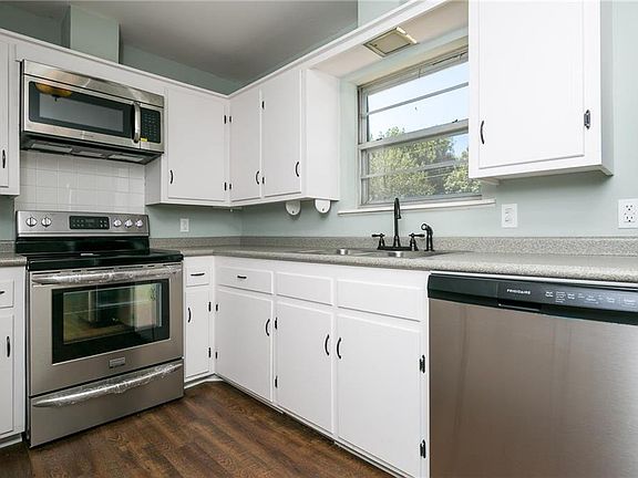 2nd image of 206 Marna Lynn Dr