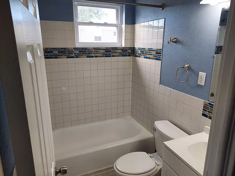 2814 Keating St — Photo 13