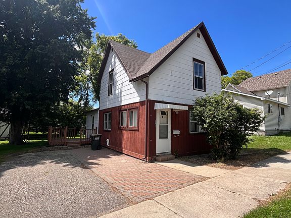 2nd image of 208 1st St S